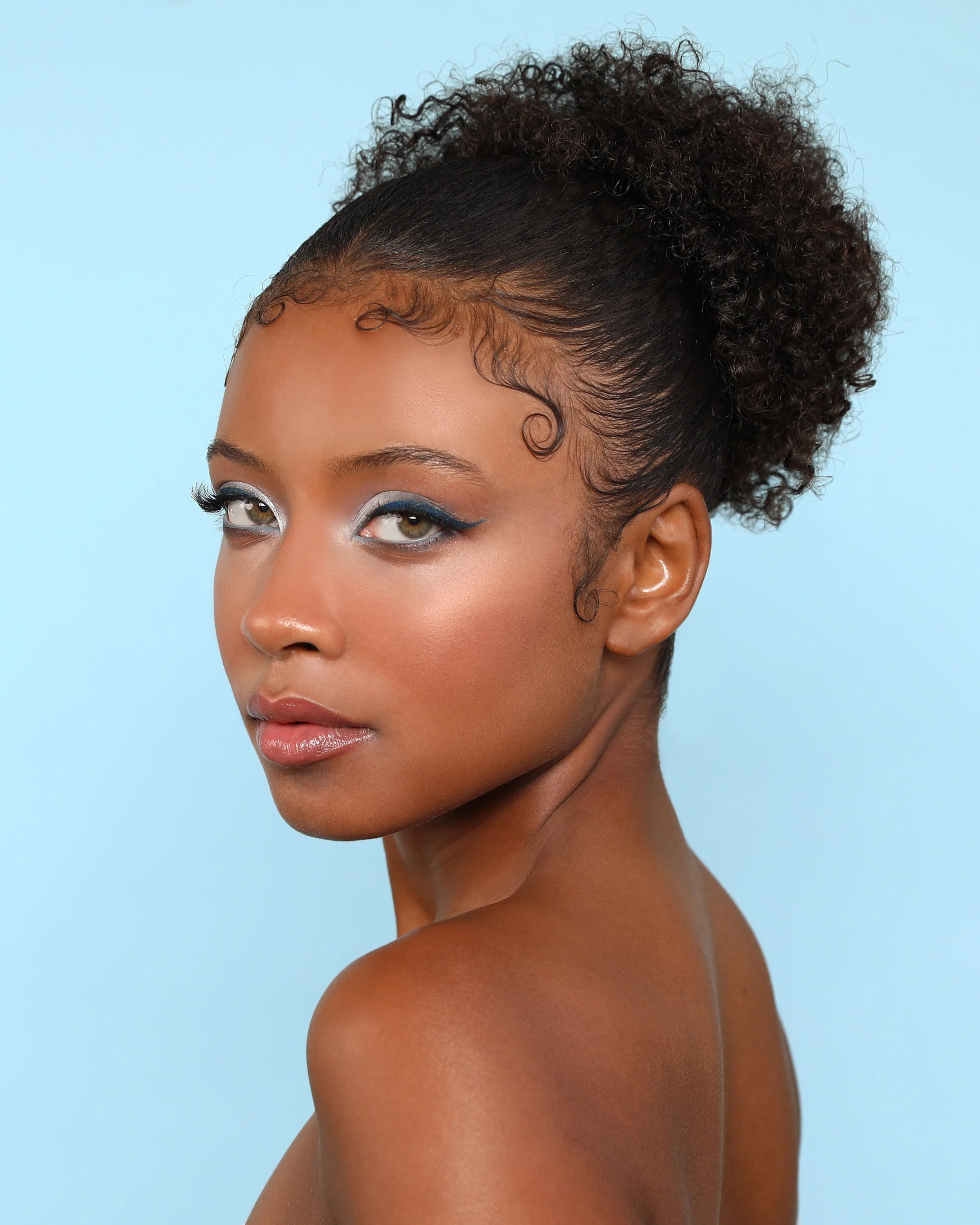 Chic Satin Lipstick (002, Y2K) - Image 3