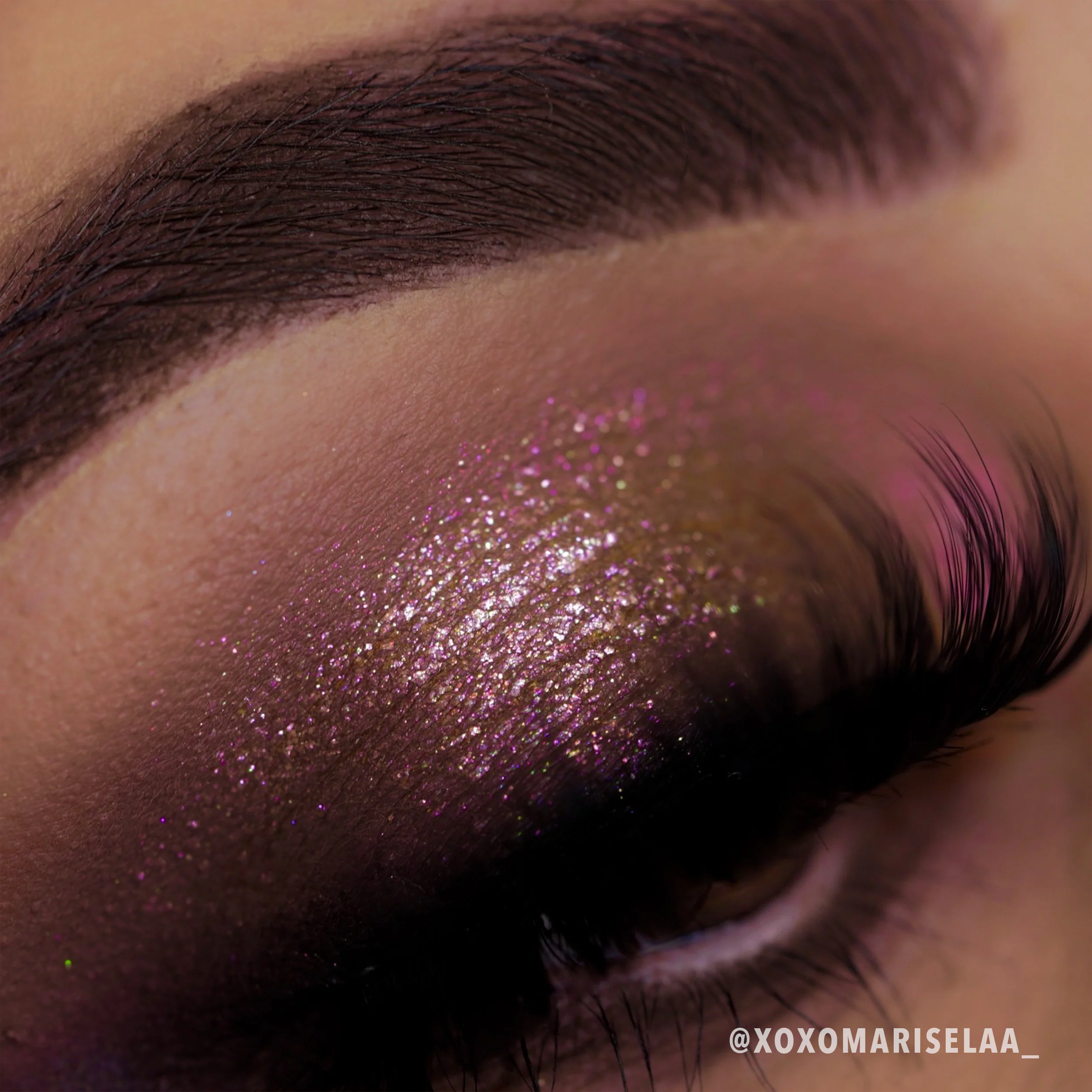 Diamond Daze Liquid Shadow (018, Main Character) - Image 3