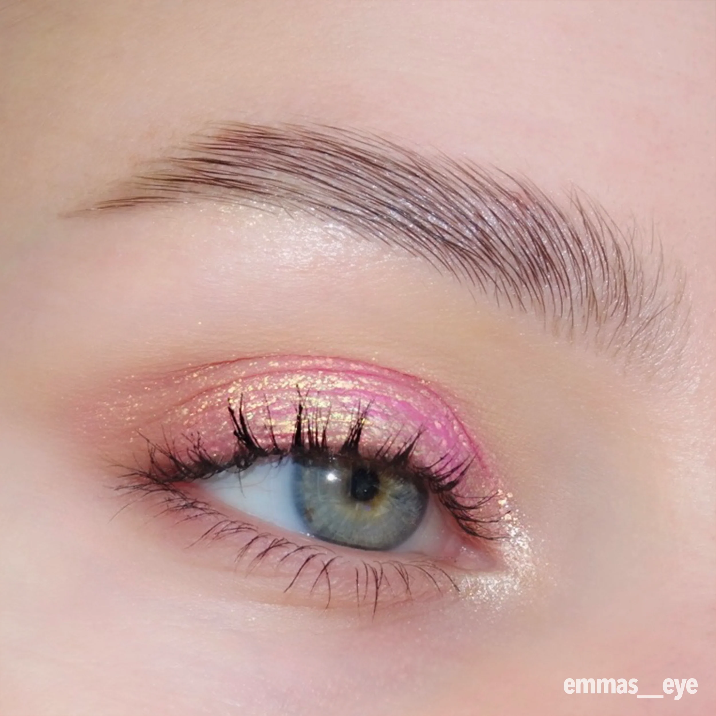 Space Chameleon Multichrome Shadow (002, Prima Donna) - Image 4