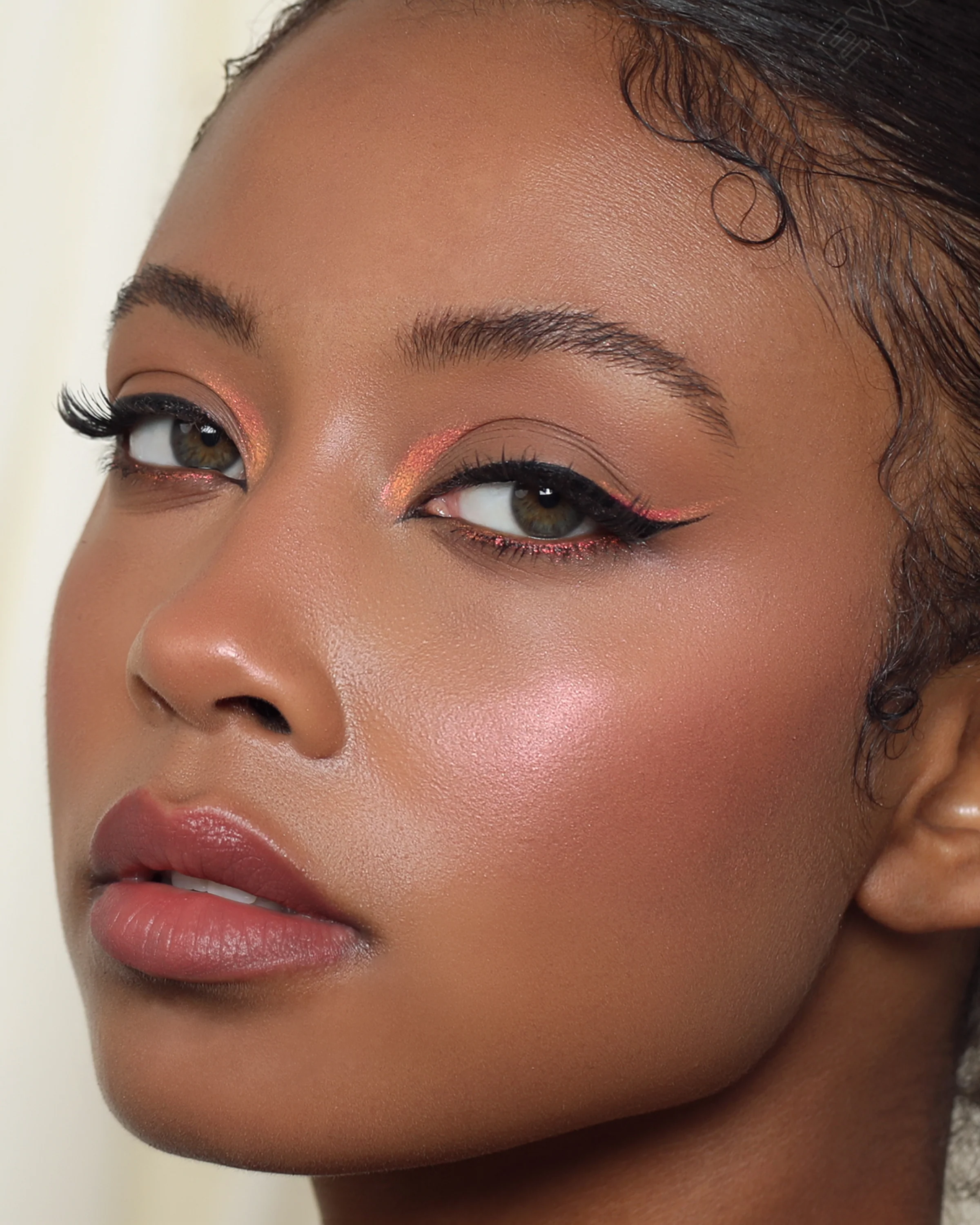 Supernova Multichrome Gel Liner (014, Prismatica) - Image 4